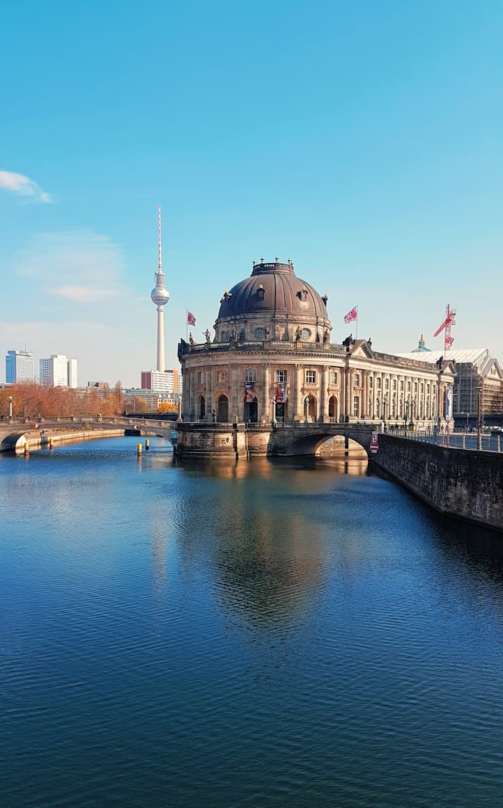 DeepFile Logo over Berlin